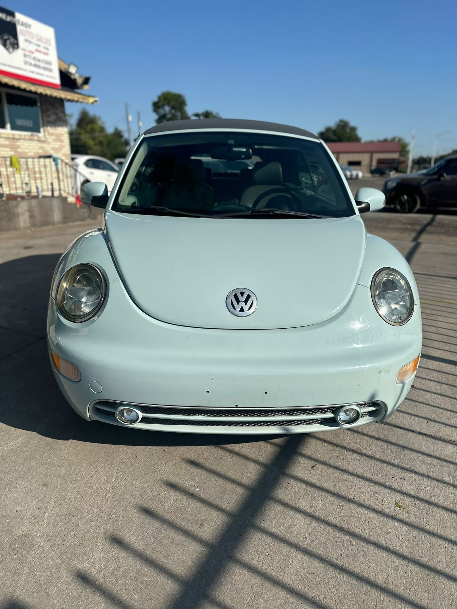 2005 Volkswagen New Beetle FWD 2 